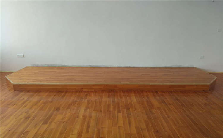 學(xué)?；@球館木地板圖片及**