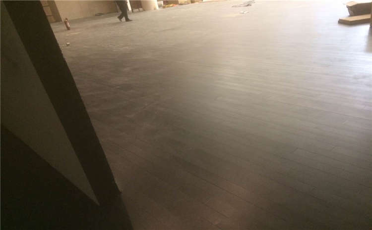 柞木舞臺實(shí)木地板生產(chǎn)廠**