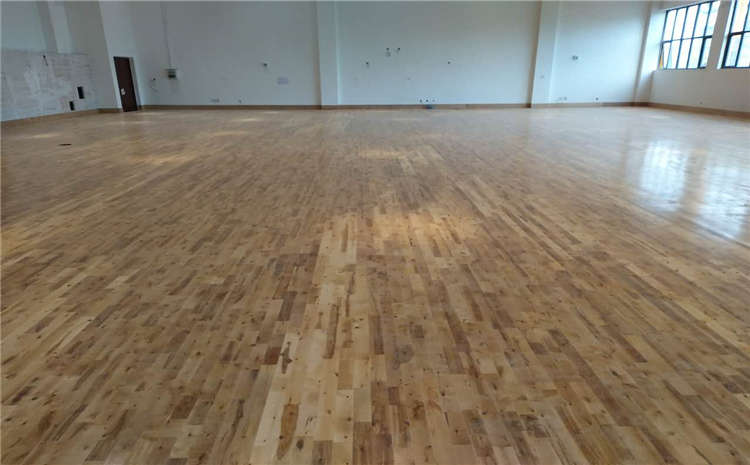 24厚體育館實(shí)木地板市場(chǎng)價(jià)格表