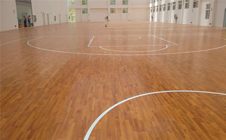 橡膠木體育館實(shí)木地板廠(chǎng)家哪家好？
