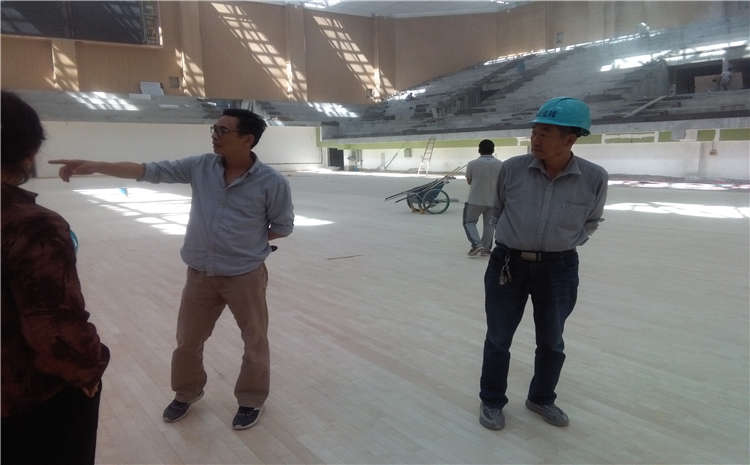 柞木籃球場(chǎng)地木地板多少錢一平米？