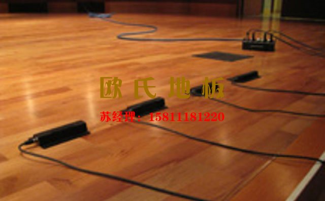 舞臺(tái)木地板出現(xiàn)問(wèn)題，正確的解決方案是怎樣的——?dú)W氏地板