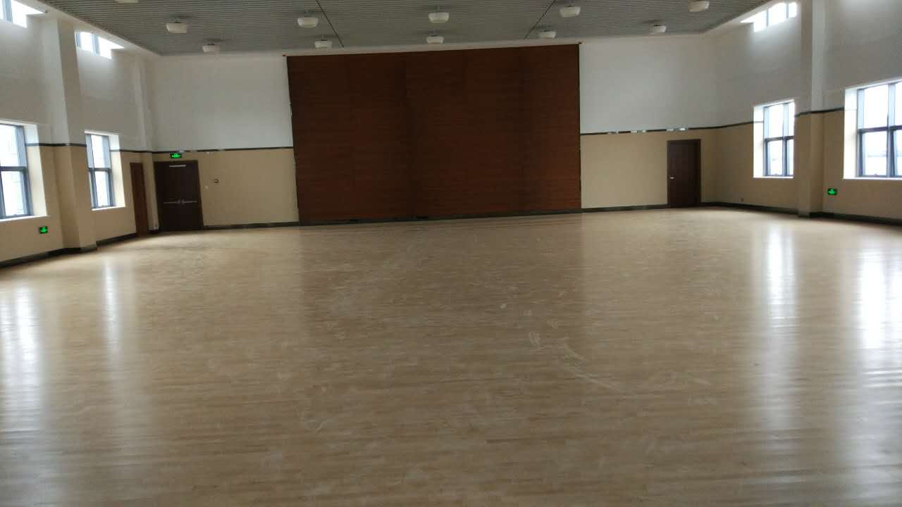 實(shí)木運(yùn)動地板