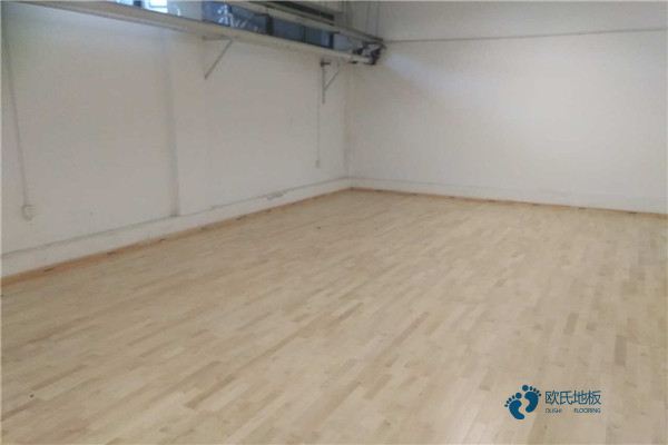 如何判斷硬木企口運動木地板的油漆質(zhì)量？